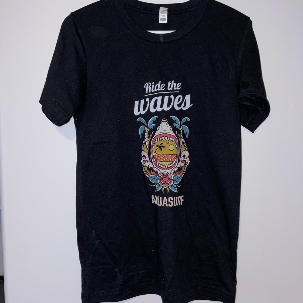Akuasurf graphic tee